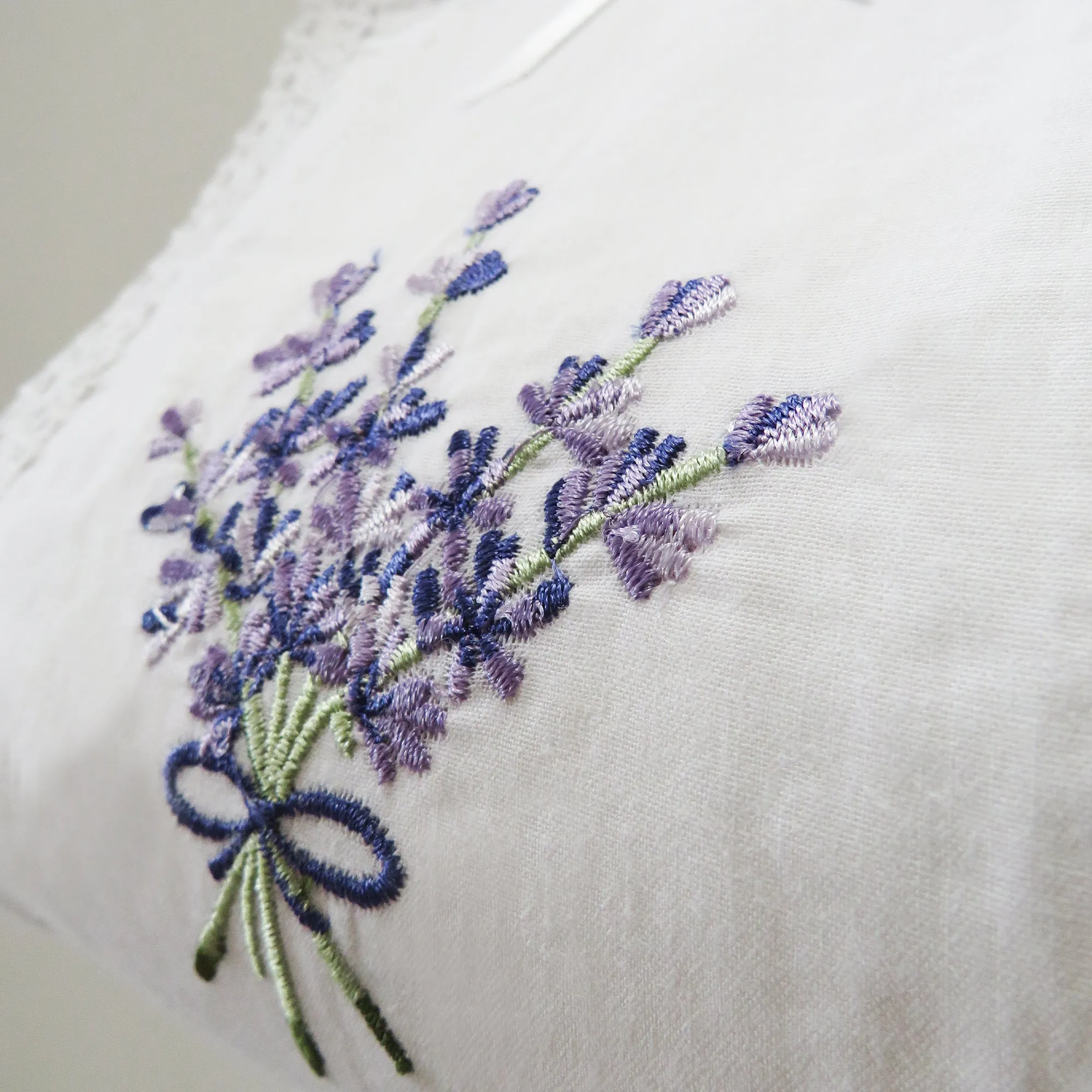 Anna Lavender Cotton Roll Holder