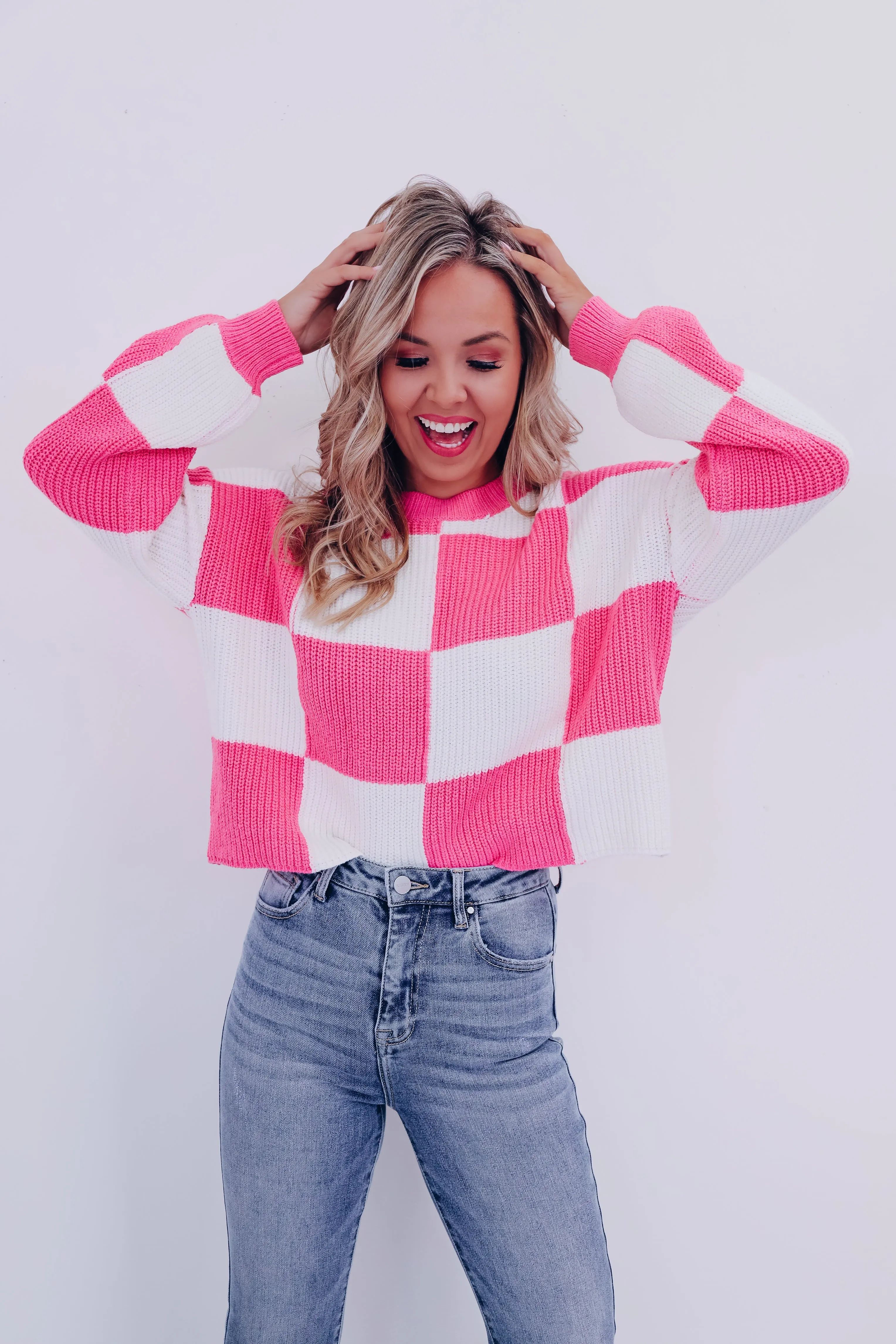 Charming Checkered Cropped Sweater - Pink