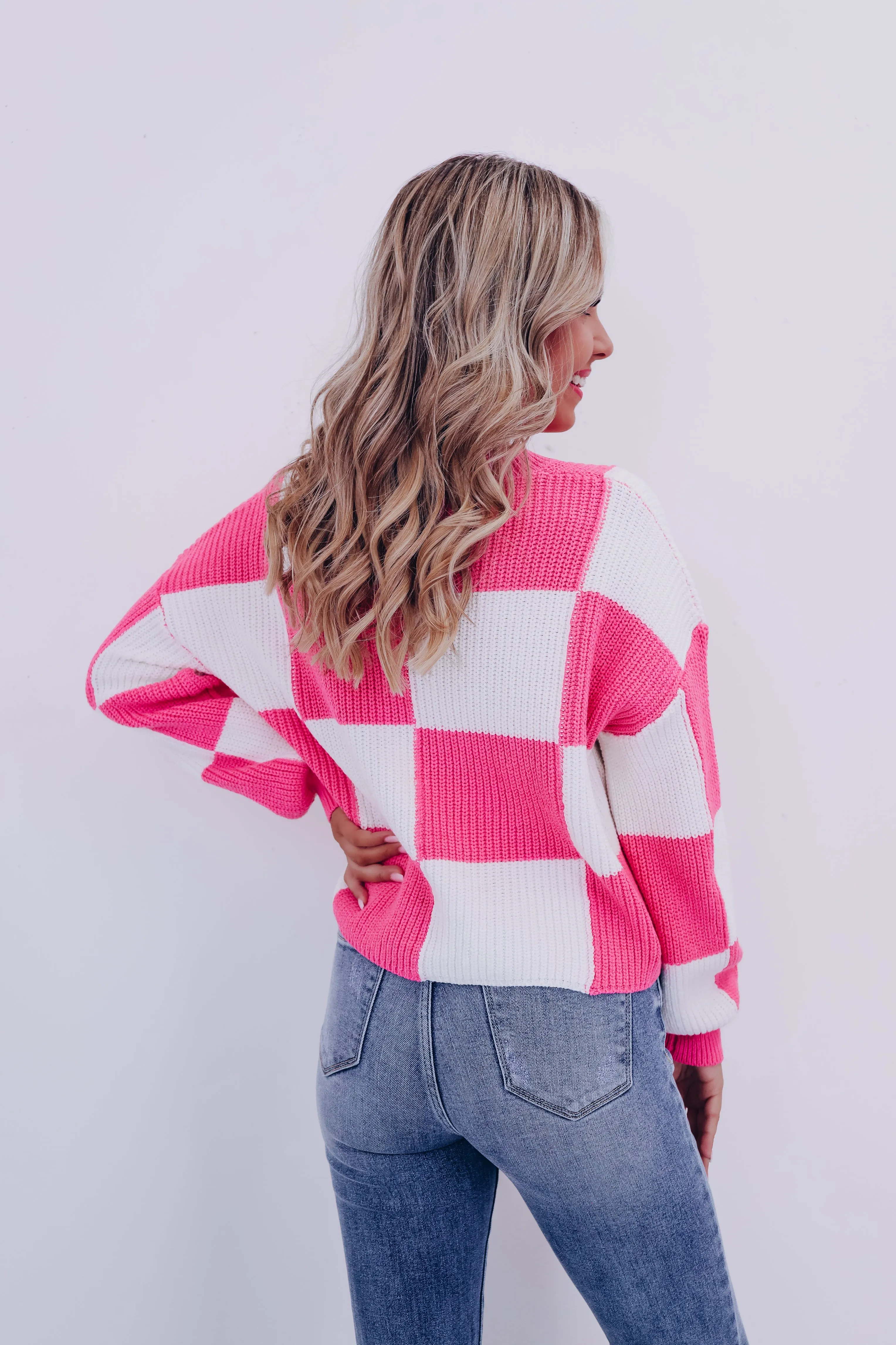 Charming Checkered Cropped Sweater - Pink