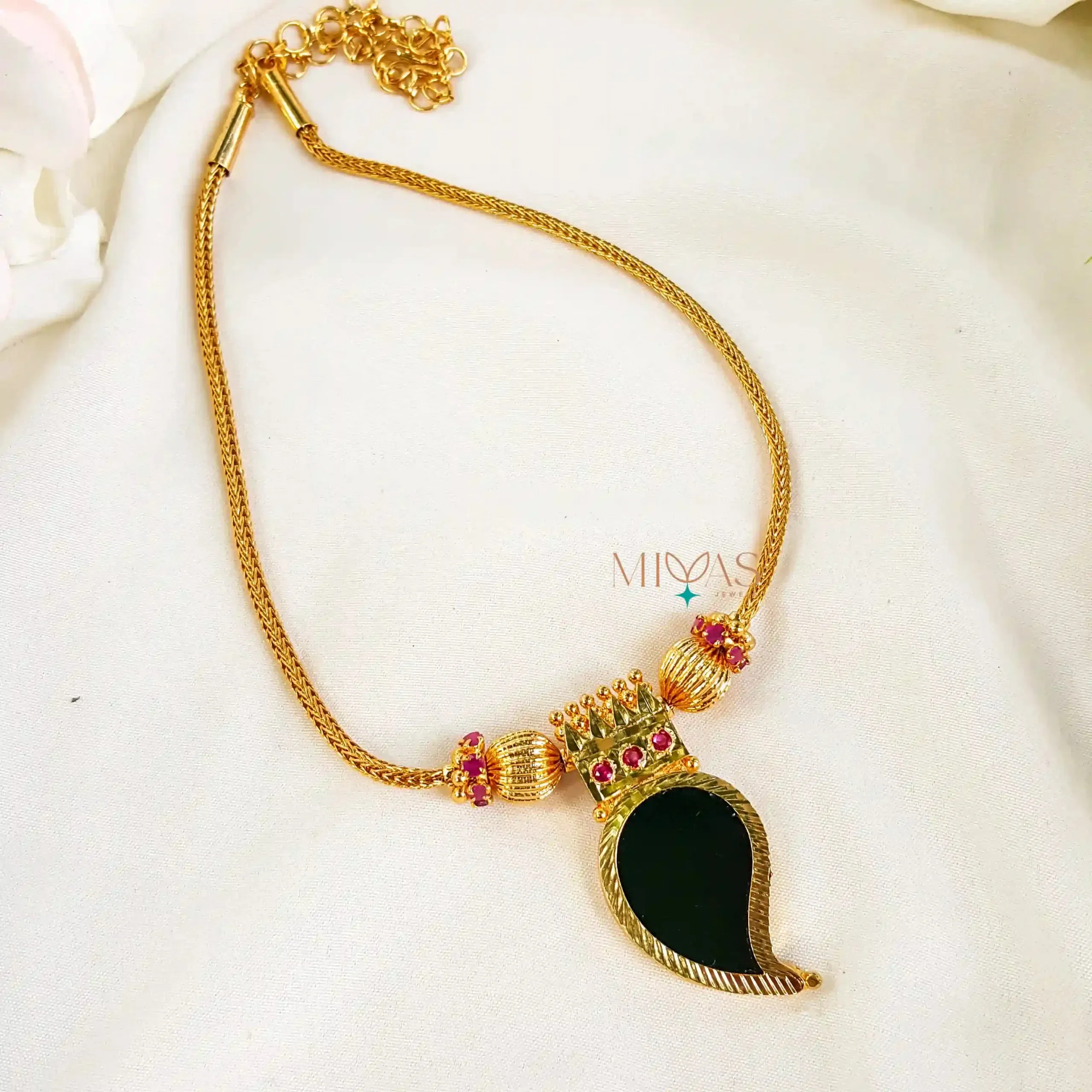 Charming Palakka Mango Necklace - Right