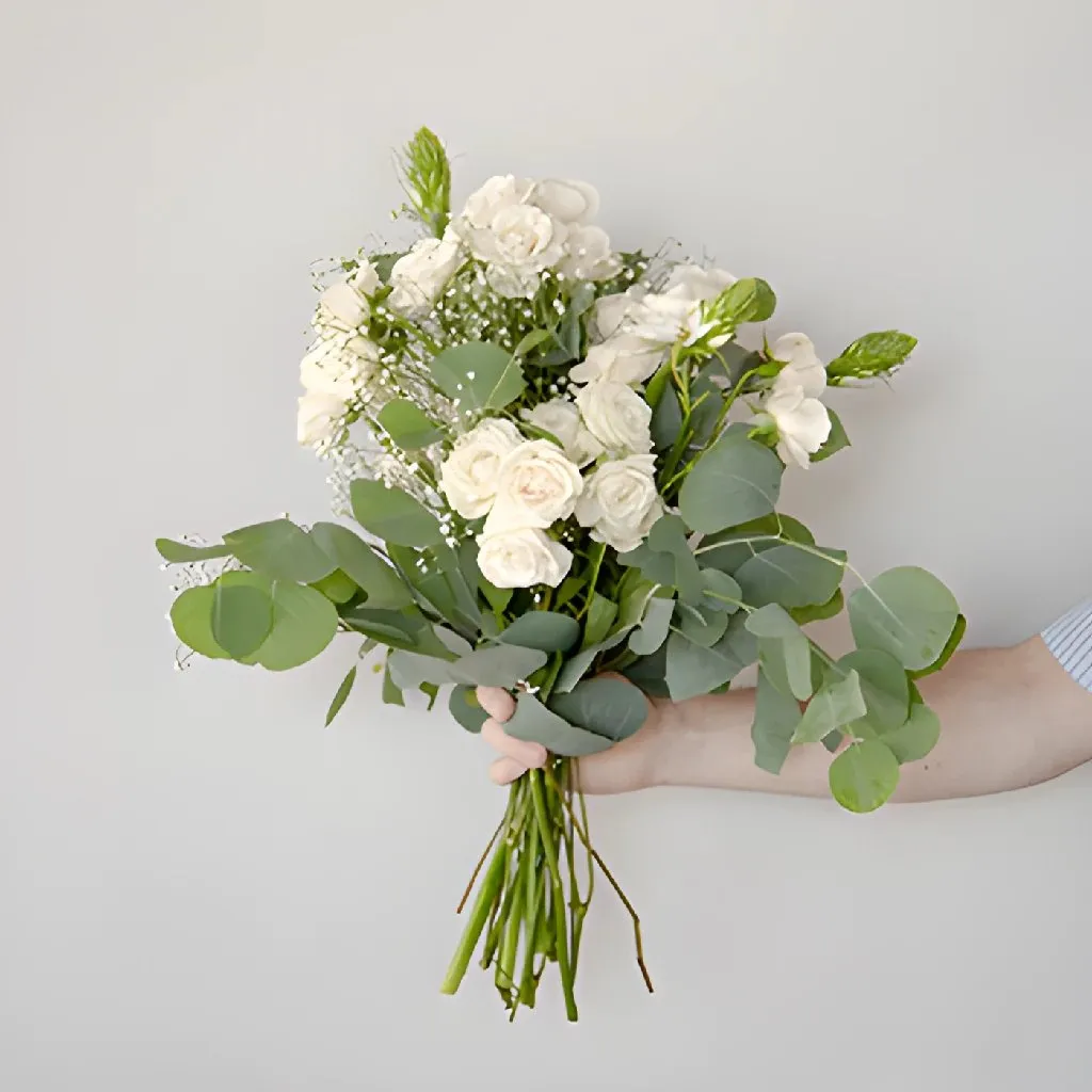 Charming White Fresh Flower Centerpieces