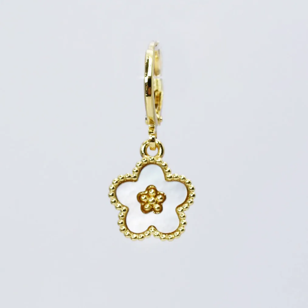 Cute Flower Gold Charm CH-114