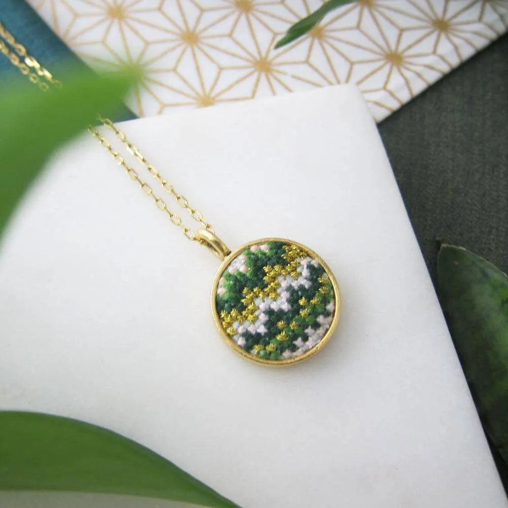 Daun Nuusum Charming Necklace