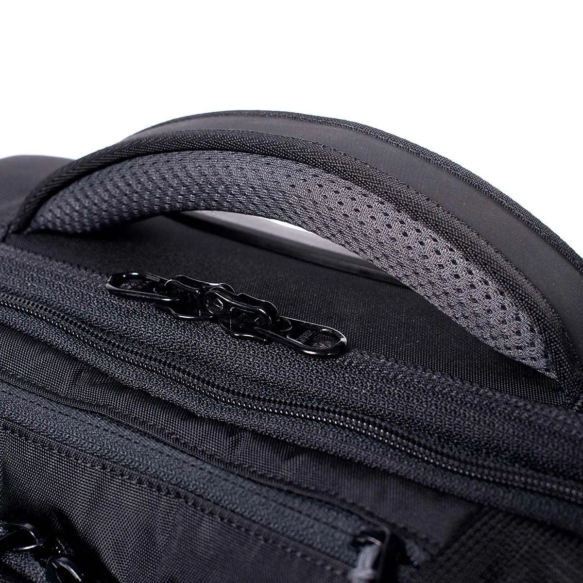 Stahlsac STEEL 22" Carry-On Bag Black